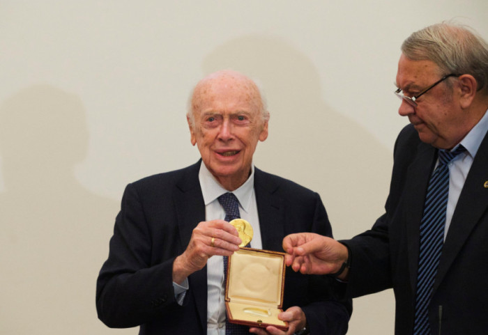 Preminuo američki nobelovac Džejms Votson, najpoznatiji po otkriću strukture DNK