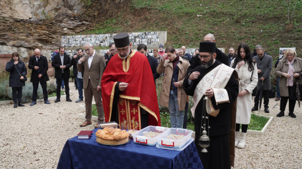 Pomen žrtvama komunističkog režima održan u Lisičjem potoku: "Zločin o kom se ćutalo, ubijeno 60.000 ljudi"