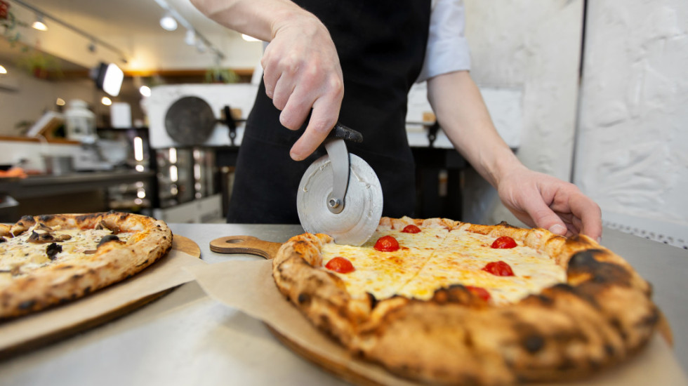 Inspekcija kontrolisala picerije i prodavnice brze hrane: Koliko ugostitelja označava proizvode sa palminim uljem