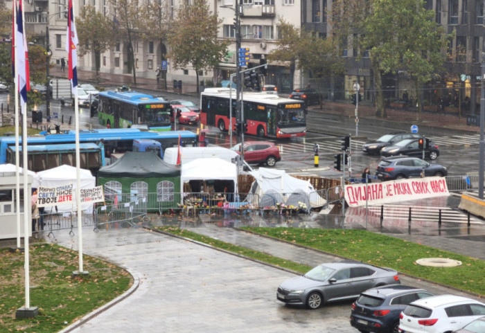(VIDEO) Vučić telefonom razgovarao sa Dijanom Hrkom i Uglješom Mrdićem: Molim ih da prekinu štrajk glađu