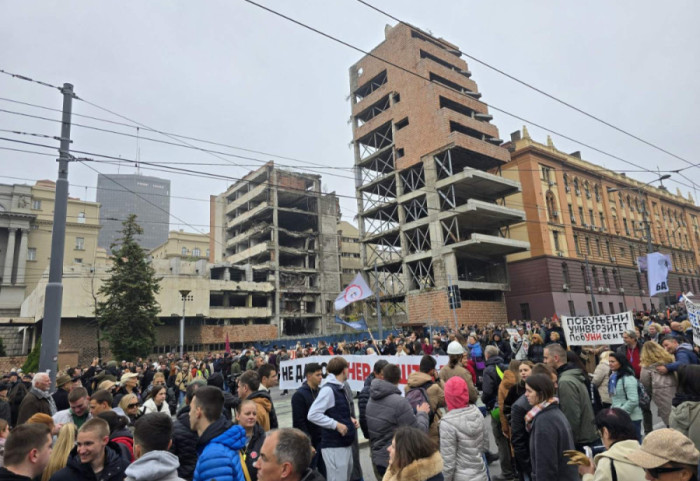 Održan protest studenata u blokadi ispred Generalštaba, protive se rušenju objekta