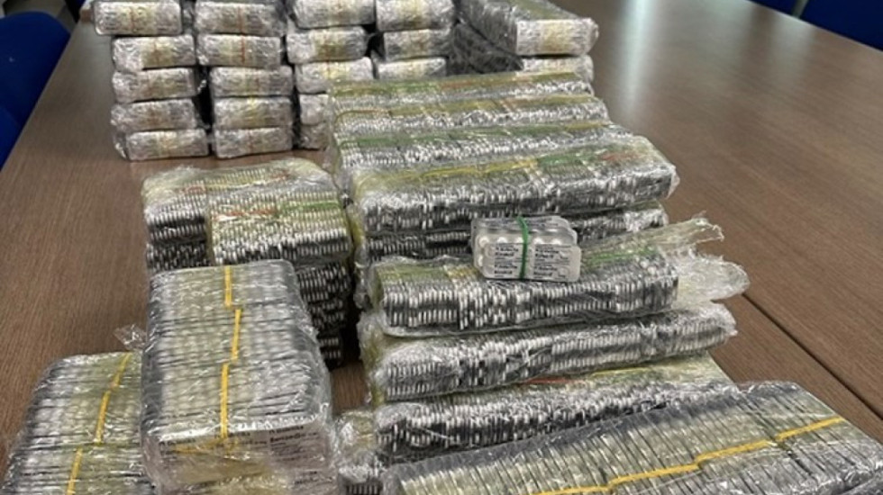 Pokušao da prokrijumčari 180.000 tableta bensedin i ksalol: Uhapšen Srbin na Bajakovu