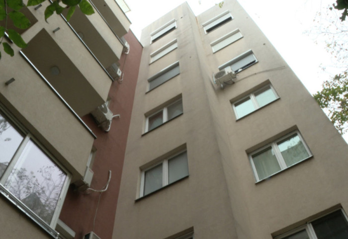 Izvršitelji prodaju zgradu na Voždovcu zbog duga investitora, stanari uplašeni: "Ostajemo bez krova nad glavom"