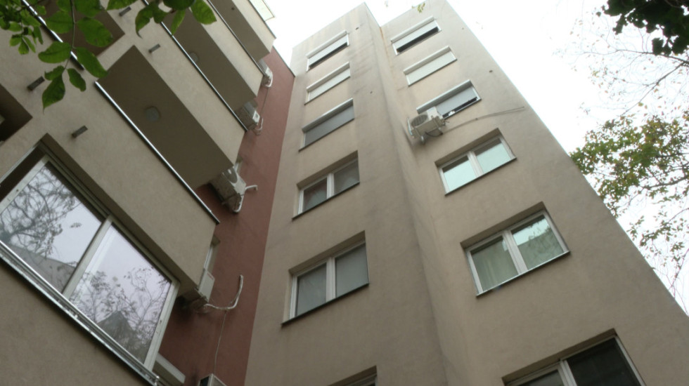 Izvršitelji prodaju zgradu na Voždovcu zbog duga investitora, stanari uplašeni: "Ostajemo bez krova nad glavom"