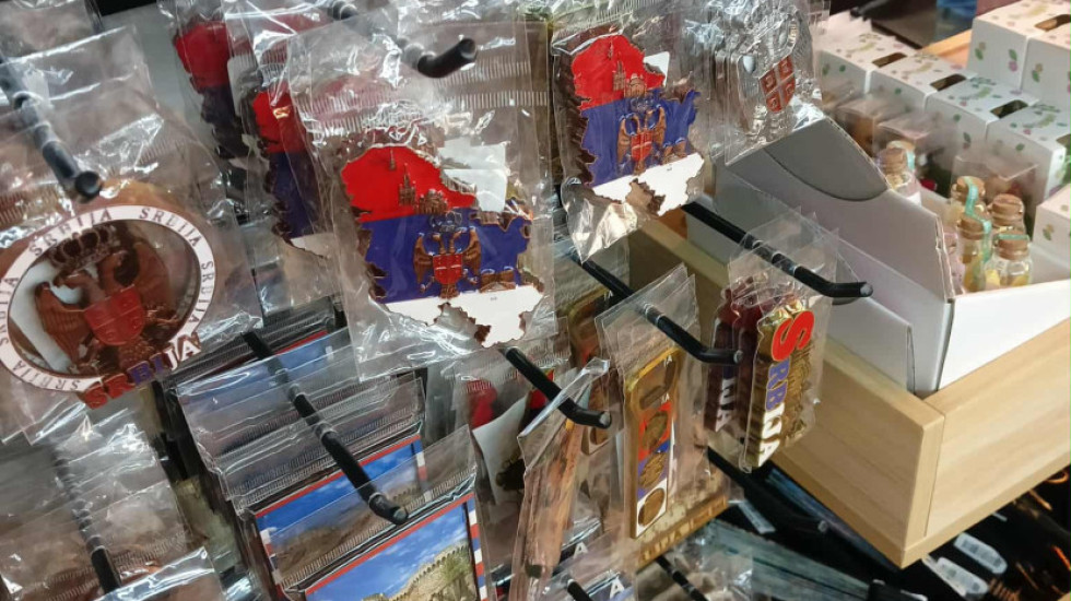 Tržišna inspekcija u Nišu sprečila prodaju magneta sa kartom Srbije bez KiM