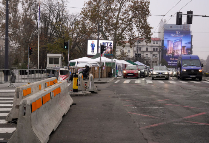 Dijana Hrka štrajkuje glađu 12. dan, saobraćaj u Takovskoj odvija se u oba pravca