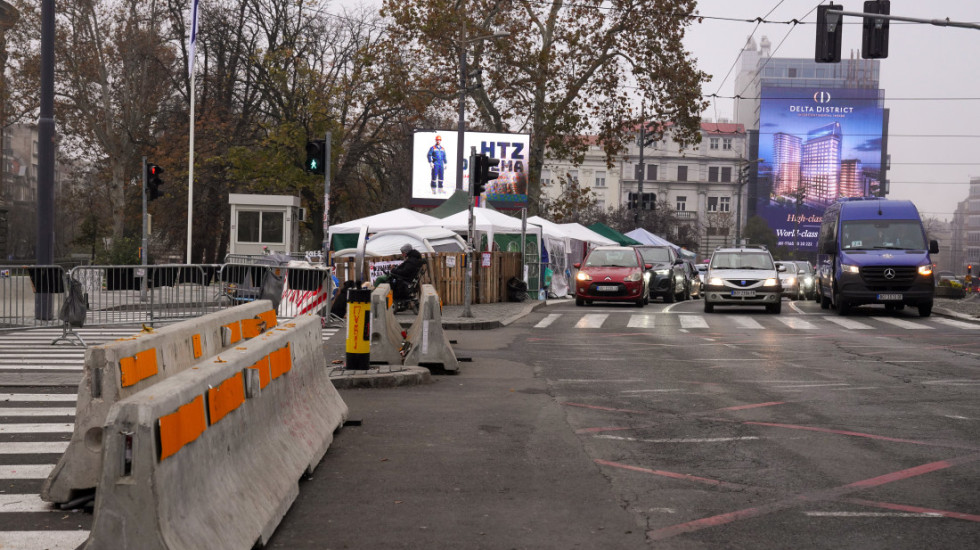 Dijana Hrka štrajkuje glađu 12. dan, saobraćaj u Takovskoj odvija se u oba pravca