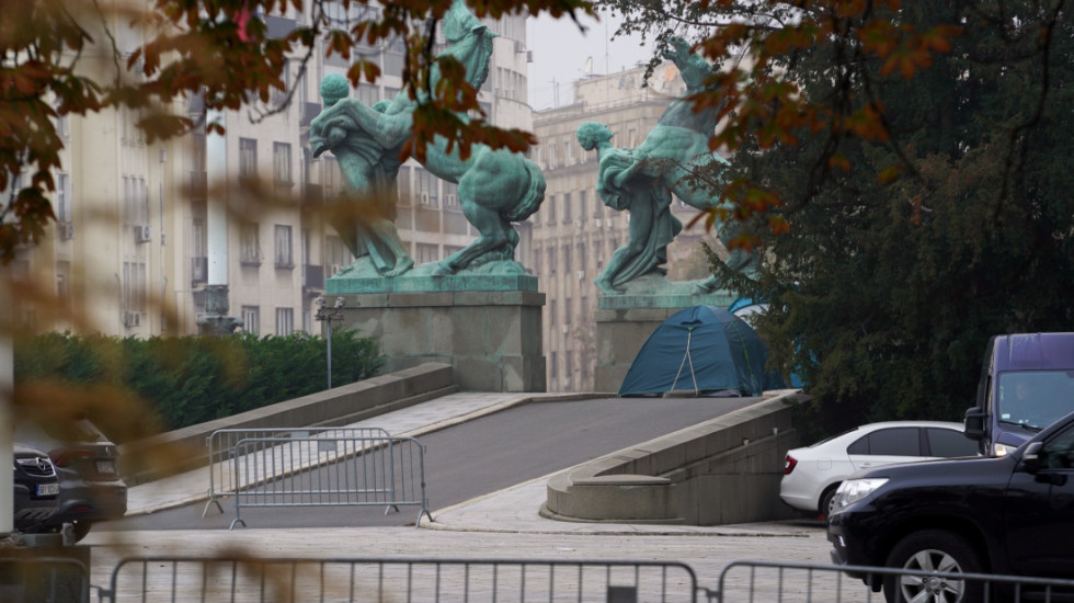 Prvo OJT u Beogradu uzelo izjave od novinara N1 napadnutih kod Skupštine, naloženo da se utvrdi identitet učinioca