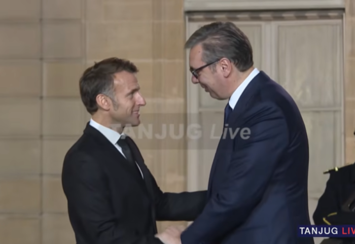 Makron dočekao Vučića u Jelisejskoj palati: "Očekujem izuzetno važan i sadržajan sastanak"