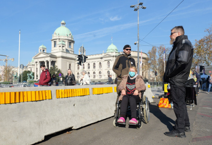 Dijana Hrka nastavila štrajk glađu, saobraćaj u Takovskoj i Bulevaru normalno saobraća
