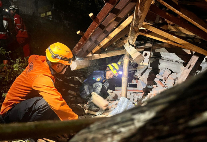 Šest osoba poginulo u klizištu u Indoneziji, 17 se vodi kao nestalo