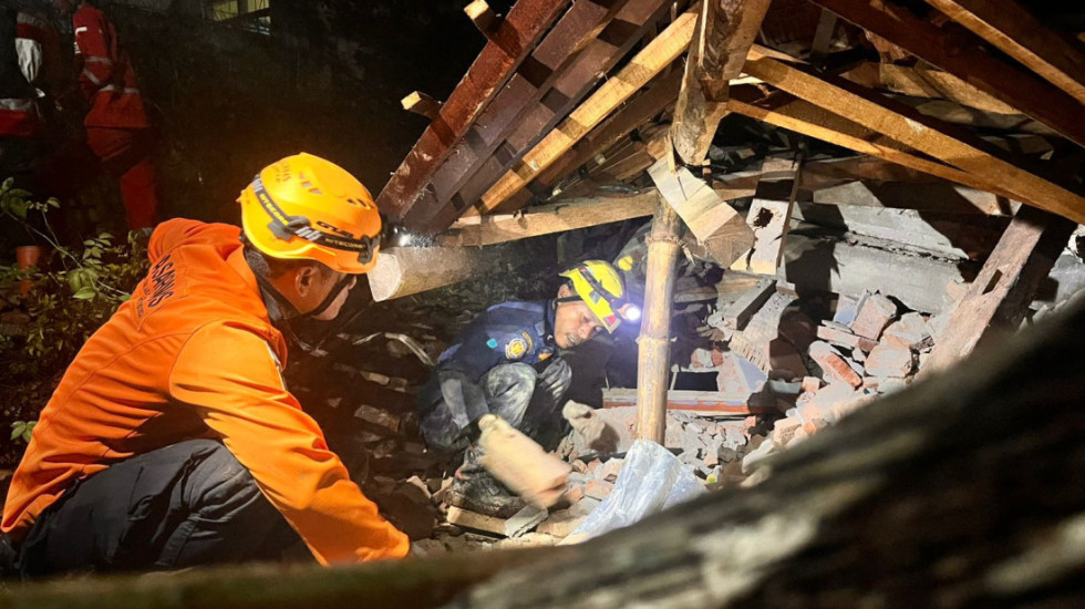 Šest osoba poginulo u klizištu u Indoneziji, 17 se vodi kao nestalo