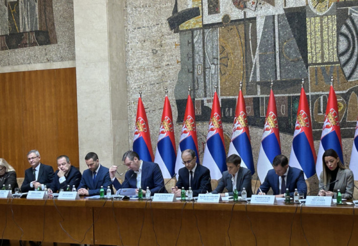 Hitna Sednica Vlade o NIS, uz prisustvo predsednika Srbije i svih direktora javnih preduzeća