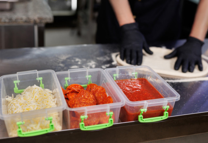 Nutricionisti savetuju: Šest namirnica koje nikada ne bi trebalo da čuvate u plastičnim posudama