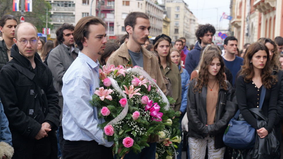 Obeležena godišnjica smrti studentkinje Anje Radonjić, jedne od 16 žrtava pada nadstrešnice u Novom Sadu