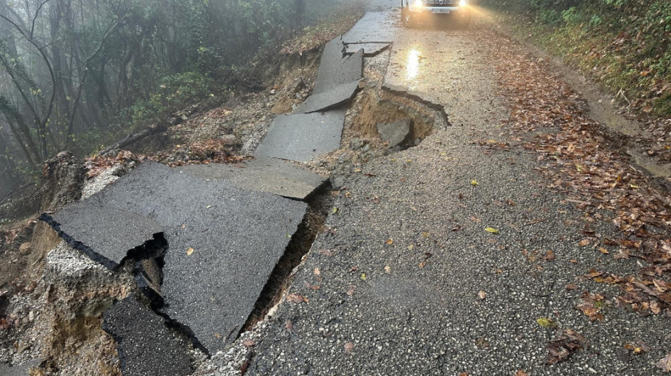 (FOTO) Nevreme u Sloveniji prouzrokovalo poplave, odrone i oštećenja infrastrukture