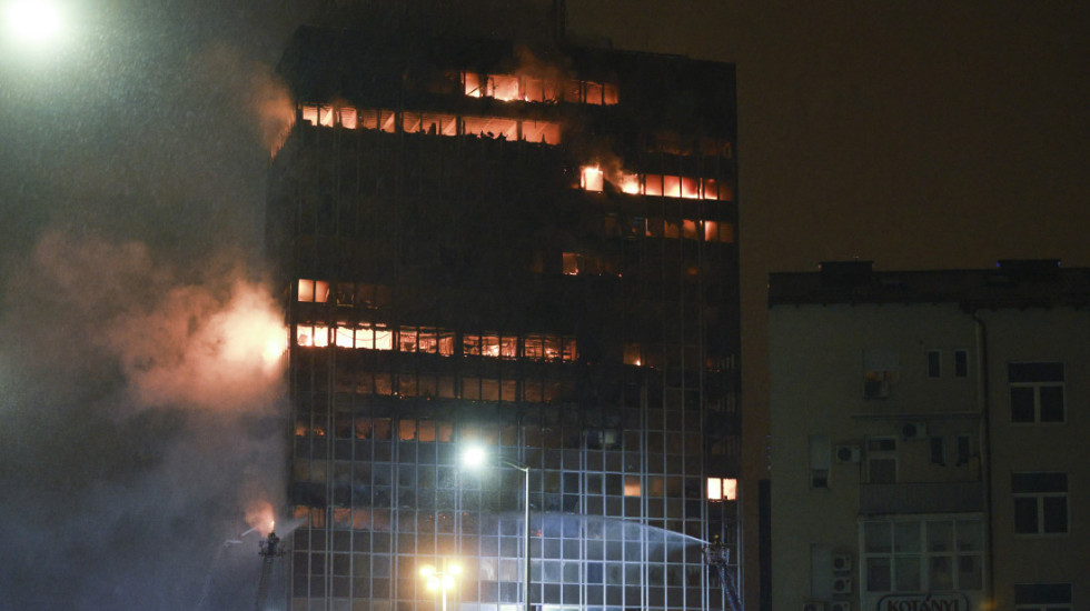 Uhapšen maloletnik zbog sumnje da je učestvovao u izazivanju požara u zgradi Vjesnika