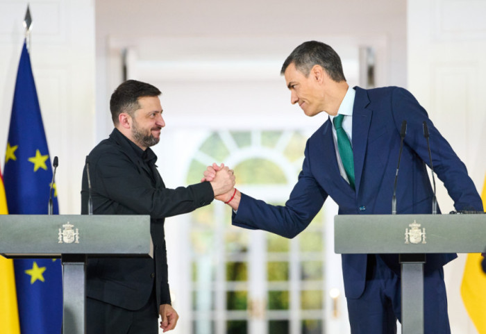Sančez sa Zelenskim: "Španija će obezbediti pomoć od 817 miliona evra Ukrajini"
