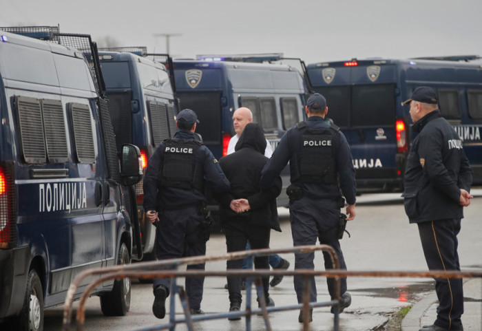 (FOTO) Suđenje za požar u Kočanima: Optužnicom obuhvaćene 38 osoba, porodice 63 žrtve traže pravdu