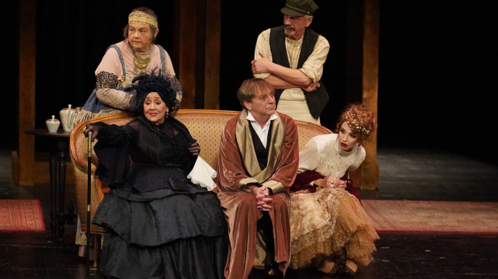 Na sceni Madlenianuma održana premijera predstave "Gospodin u čizmama od dima" sa Tihomirom Stanićem u glavnoj ulozi