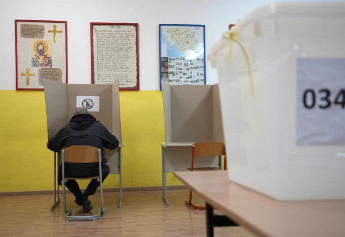 Ponovljeni izbori za predsednika RS: Pravo glasa ima 84.474 birača, manji problemi u Doboju