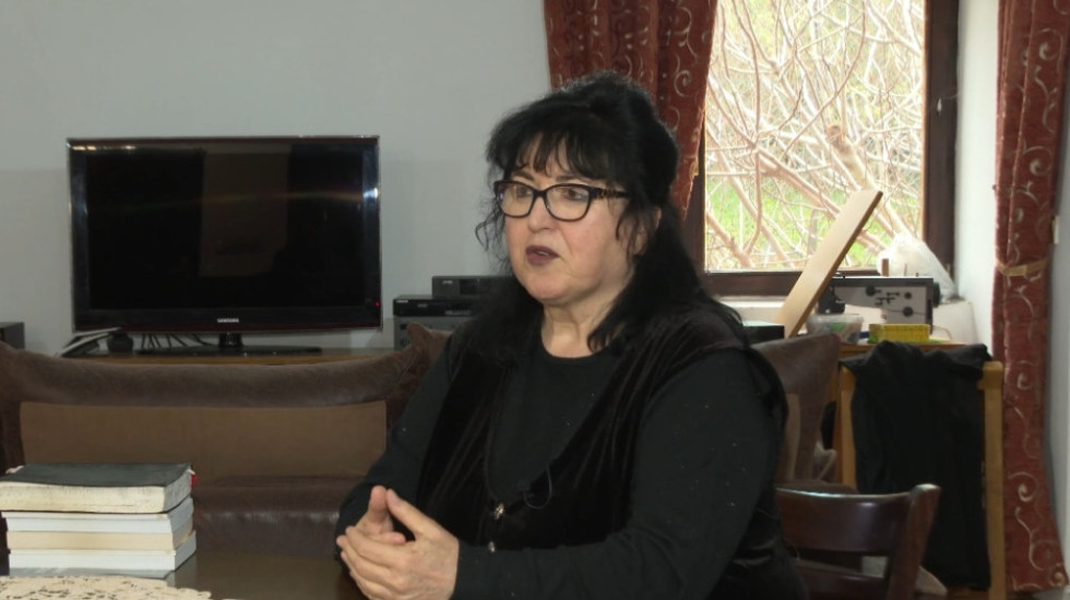 Nevenka završila tri fakulteta, poslednji u 69. godini, studirala sa bivšim đakom: "S penzijom počinje novi život"