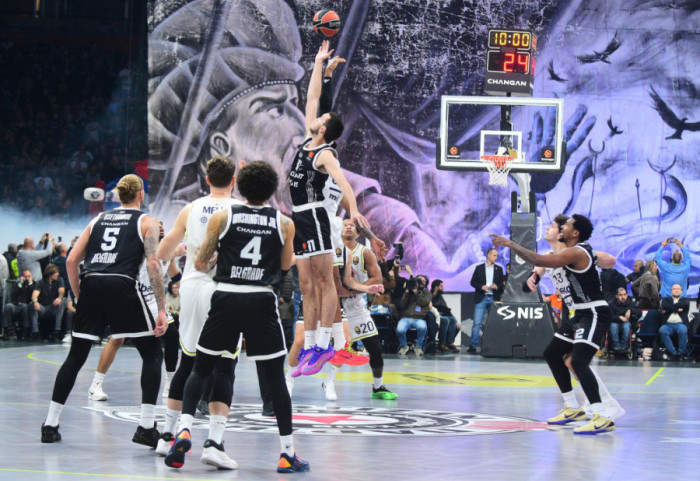 Fenerbahče podnosi žalbu zbog transparenta Partizanovih navijača na kom je prikazan Miloš Obilić kako ubija Murata