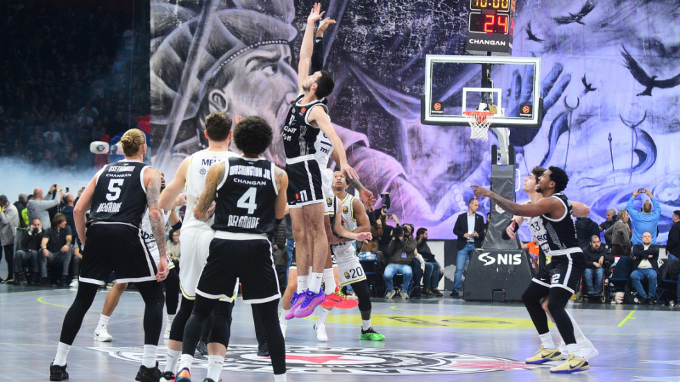 Fenerbahče podnosi žalbu zbog transparenta Partizanovih navijača na kom je prikazan Miloš Obilić kako ubija Murata