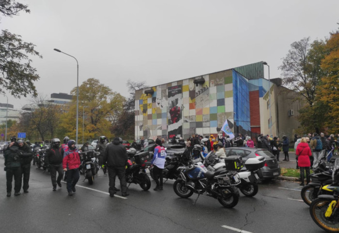 Počinje protest ispred FDU: Okupljaju se građani na poziv studenata povodom godišnjice od početka blokada