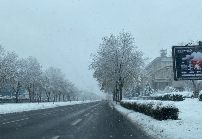 Apel Uprave saobraćajne policije: Prilagodite brzinu zbog snežnih padavina, držite odstojanje i pazite na pešake