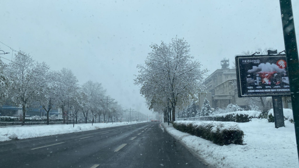 Apel Uprave saobraćajne policije: Prilagodite brzinu zbog snežnih padavina, držite odstojanje i pazite na pešake