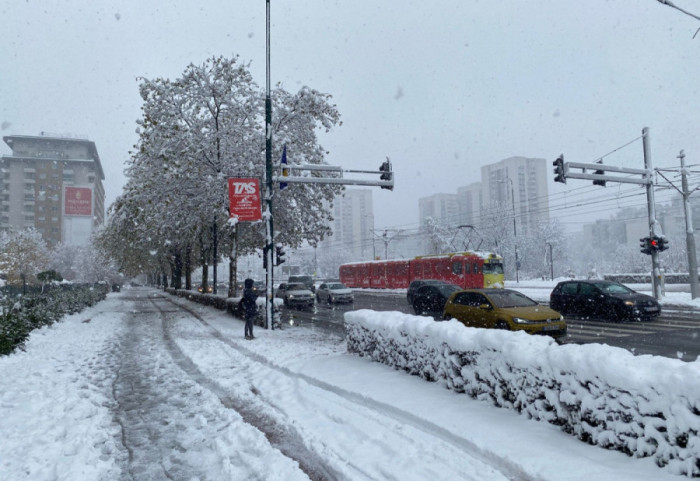 Oprez vozačima: Sneg na putevima, u pojedinim delovima Srbije očekuje se i do 40 centimetara pokrivača