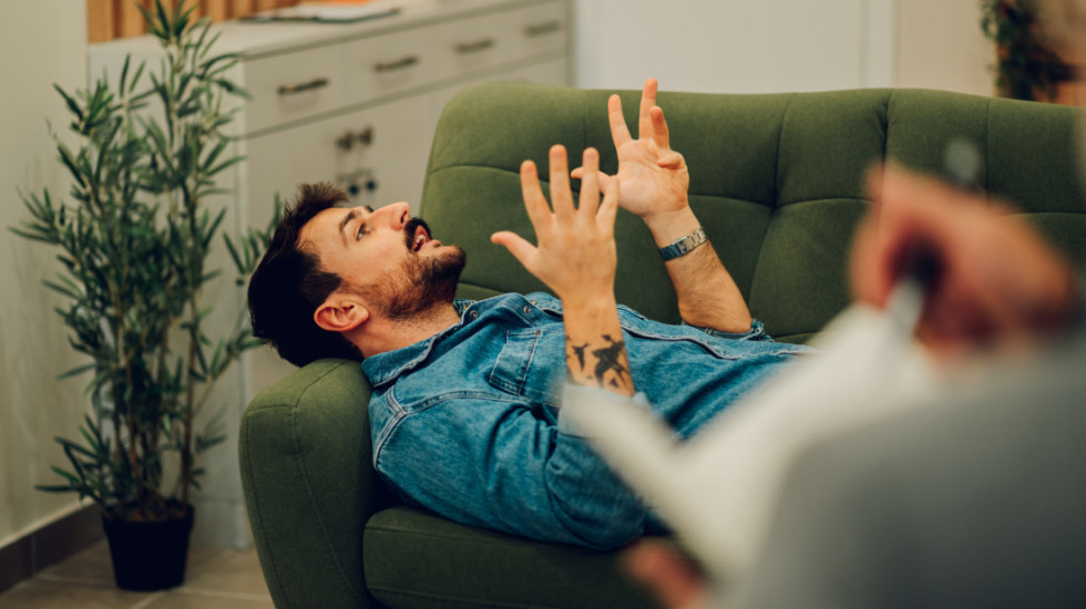 Muškarci i psihoterapija: Zašto se problemi izbegavaju do poslednjeg trenutka