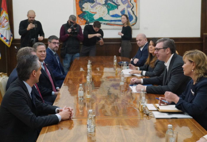 Vučić sa kongresmenima SAD o značaju funkcionisanja NIS i bilateralnim odnosima