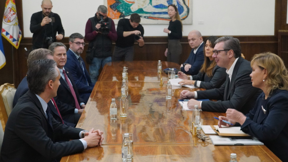 Vučić sa kongresmenima SAD o značaju funkcionisanja NIS i bilateralnim odnosima