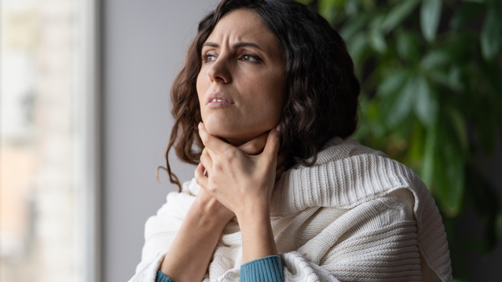 Boli vas grlo: Probajte ovu jednostavnu metodu, osetićete olakšanje za samo 15 sekundi