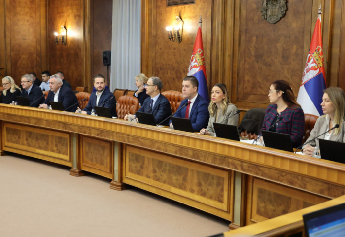 Veštačka inteligencija u Vladi: "Grubo kršenje procedure, sve što damo AI trajno ulazi u njenu bazu"