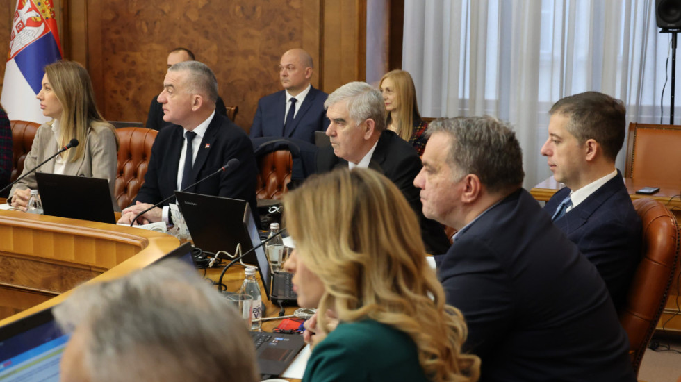 Vlada preporučila poslodavcima da Badnji dan bude neradan