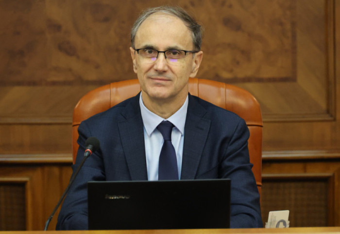 Macut: Budžetom predviđene sve varijante za NIS, kao i eventualno preuzimanje