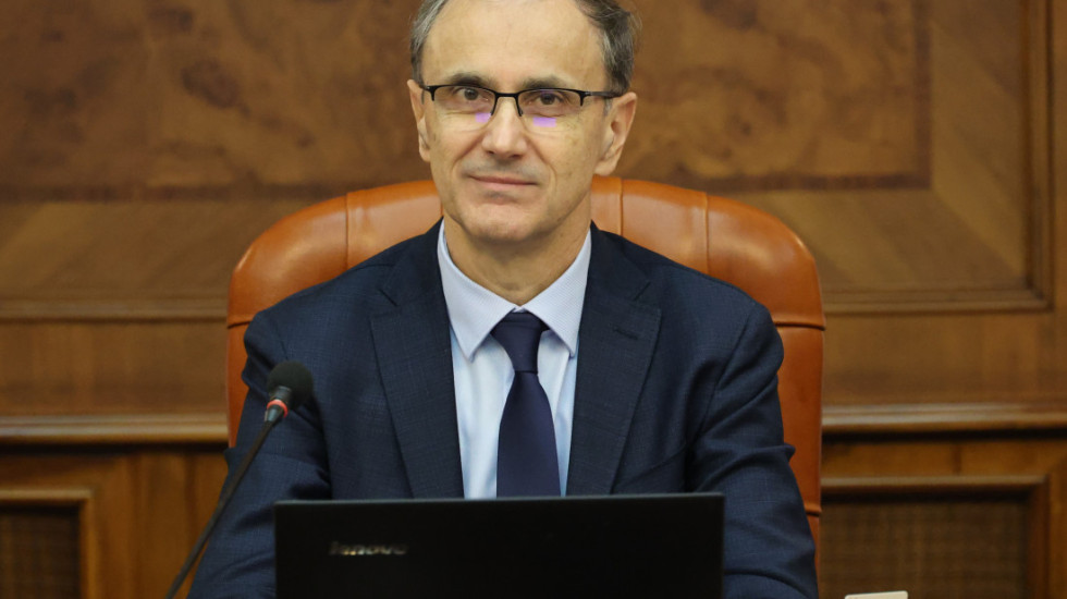 Macut: Budžetom predviđene sve varijante za NIS, kao i eventualno preuzimanje kompanije