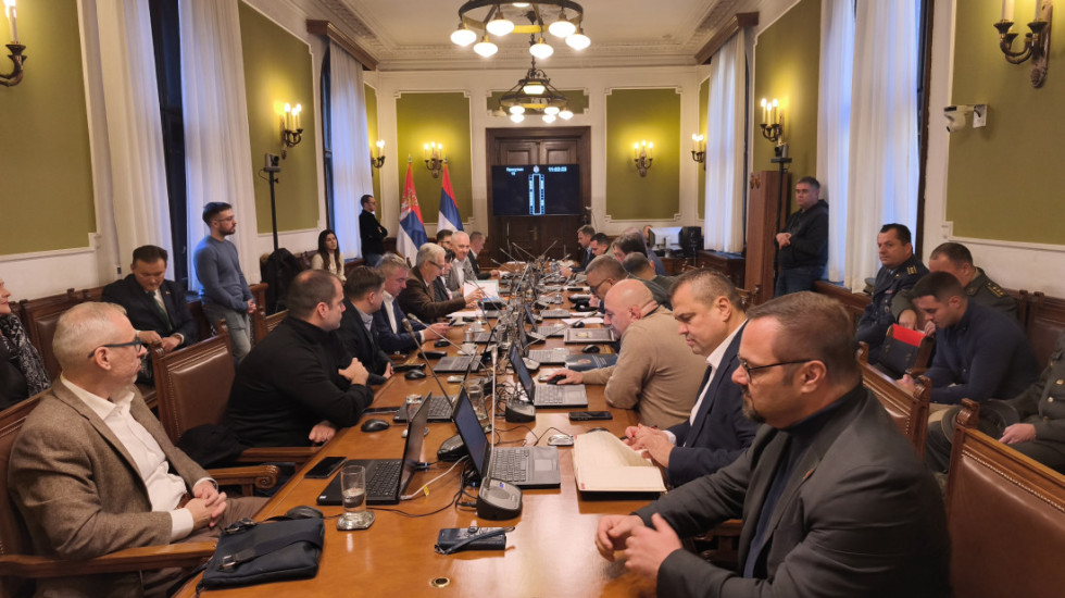 Skupštinski odbor prihvatio izmene Zakona o vojsci, opozicija kritikovala deo u kojem se pominje predsednik Srbije