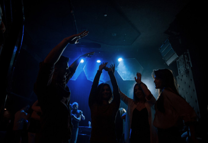 Zabranjeno snimanje žurki u noćnom klubu u Mančesteru: "Nema opomene, ni druge šanse za one koji prekrše pravilo"