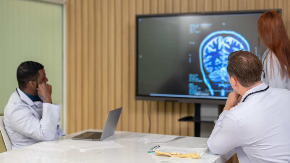 Kembridž studija: Mozak prolazi kroz pet faza tokom ljudskog života