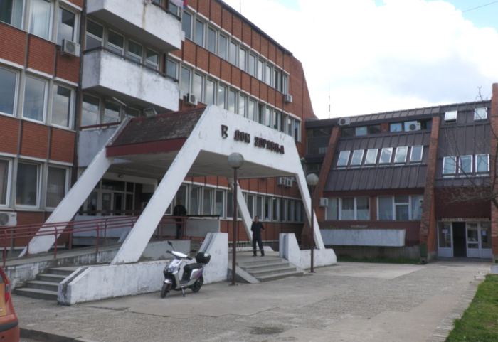 Dojava o bombama u Domu zdravlja Vranje: Osoblje i pacijenti evakuisani