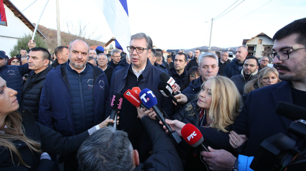 Vučić u negotinskom selu Urovica: Ubrzo krećemo sa izgradnjom puta Negotin - Brza Palanka