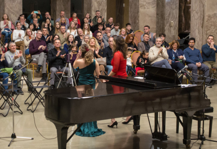(FOTO) "Muzika za Iku" - koncert u čast poginule devojčice (12) na dan njenog rođenja: "Smenjivale su se suze i osmesi"