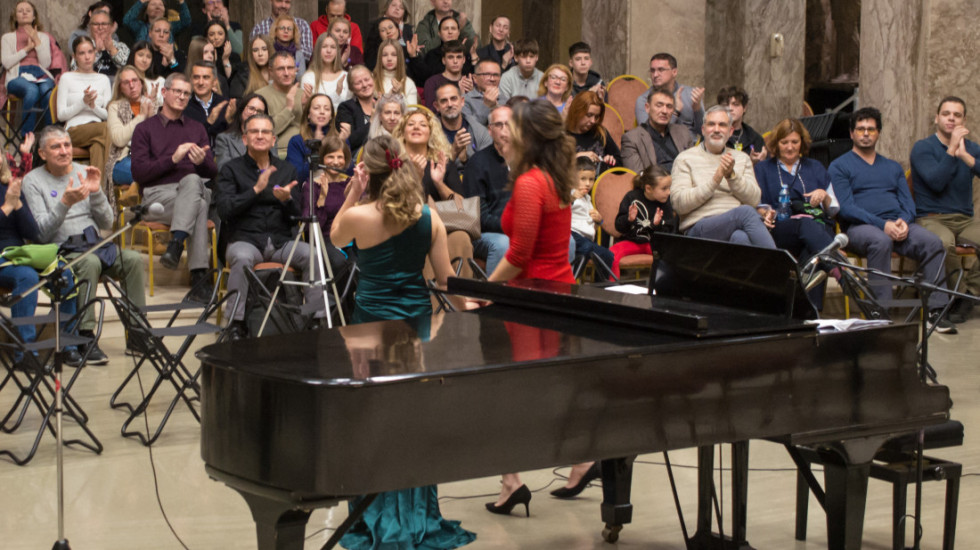 (FOTO) "Muzika za Iku" - koncert u čast poginule devojčice (12) na dan njenog rođenja: "Smenjivale su se suze i osmesi"