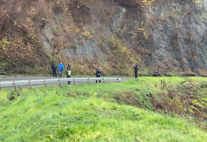 Policija locirala automobil u jezeru Međuvršje kod Čačka, sledi izvlačenje vozila iz betonskog propusta