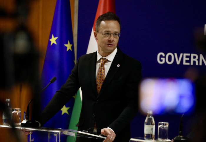 Sijarto razgovarao sa Đurićem: Mađarska vidi Srbiju u EU, neke zemlje blokiraju težnje da što pre postanete članica