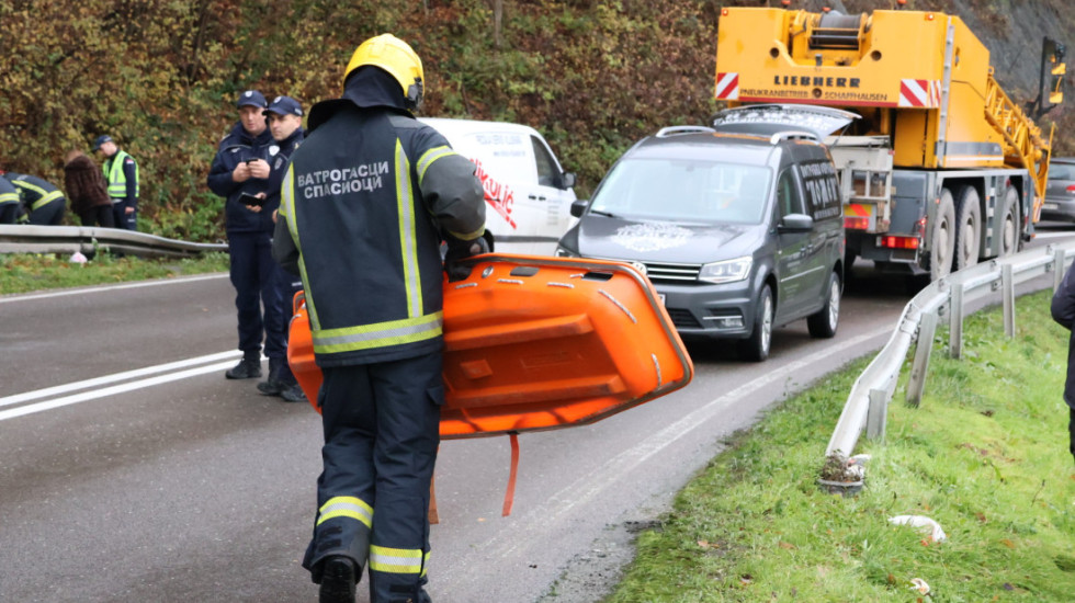 (VIDEO) Policija locirala automobil kraj jezera Međuvršje, pronađena tela devojke (20) i muškarca (37) u vozilu